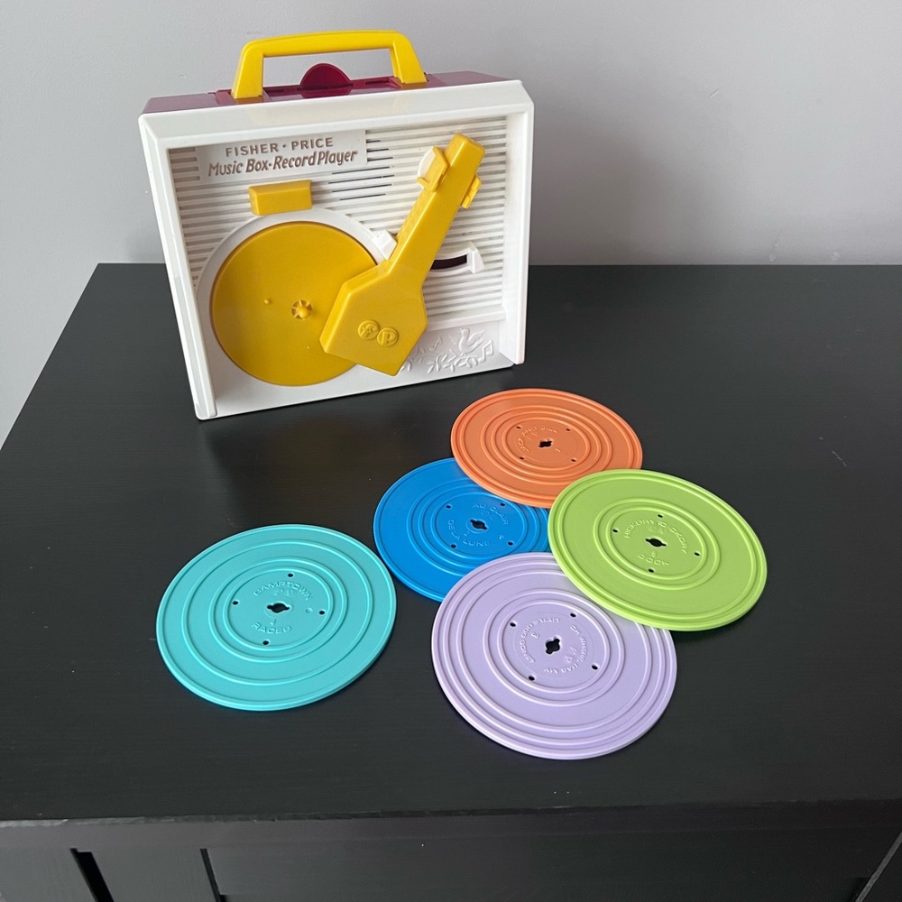 Fisher Price Music Box Record Player - All Discs - Battery Operated 2014